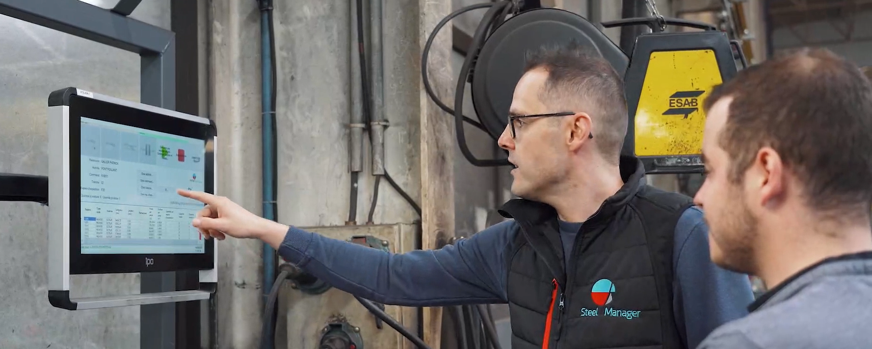 Écran tactile Steel Manager en usine